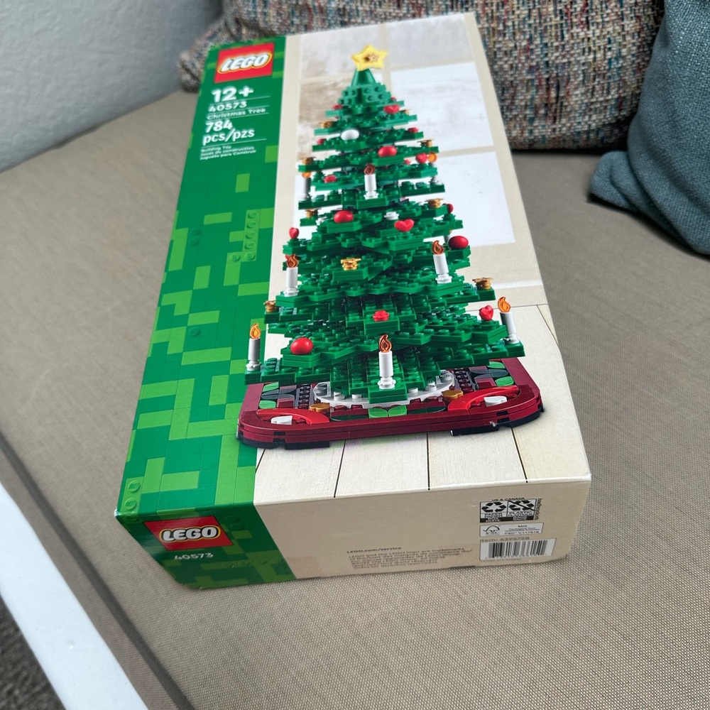LEGO Festive Tree Building Kit - Picture 3 of 4
